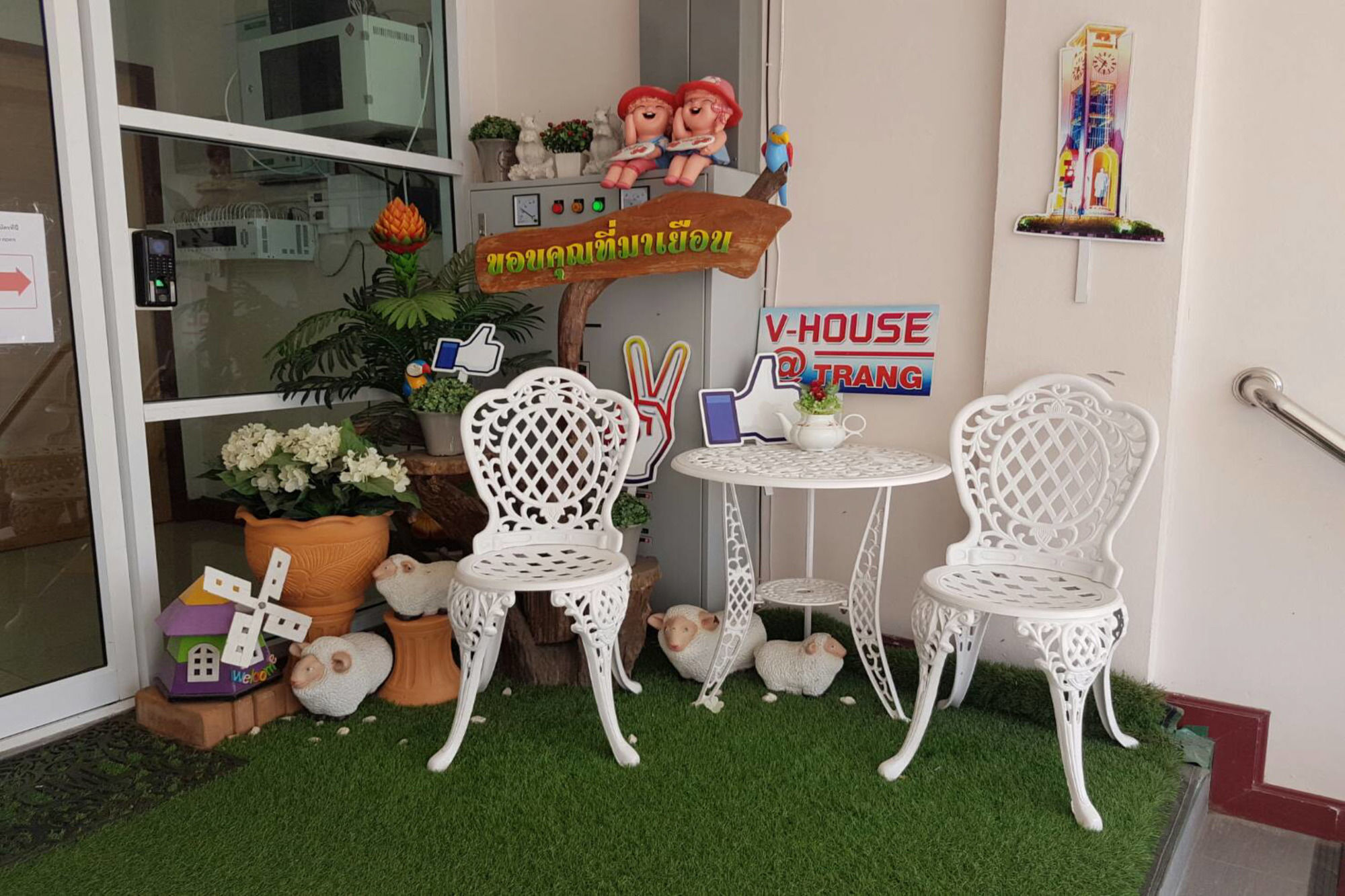 V-House Hotel Trang Exterior photo